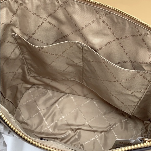 MICHAEL KORS CHARLOTTE LARGE TOP ZIP TOTE AND Wallet Set - Picture 4 of 10